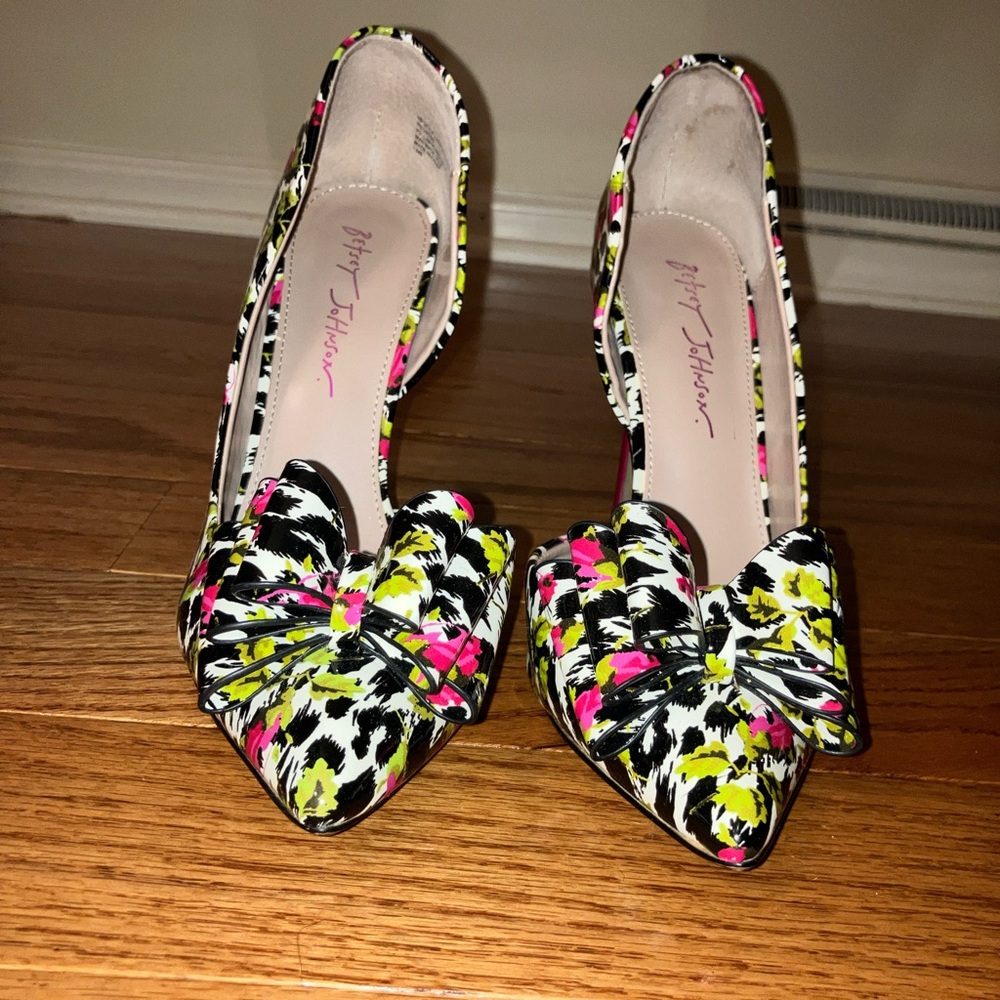 Betsey Johnson Prince-P Heels pink green black white bow brand